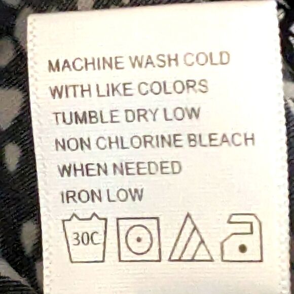 Tail Short Sleeve Golf Shirt With Half Zip, Black & White With Red Trim Size M - Picture 7 of 7